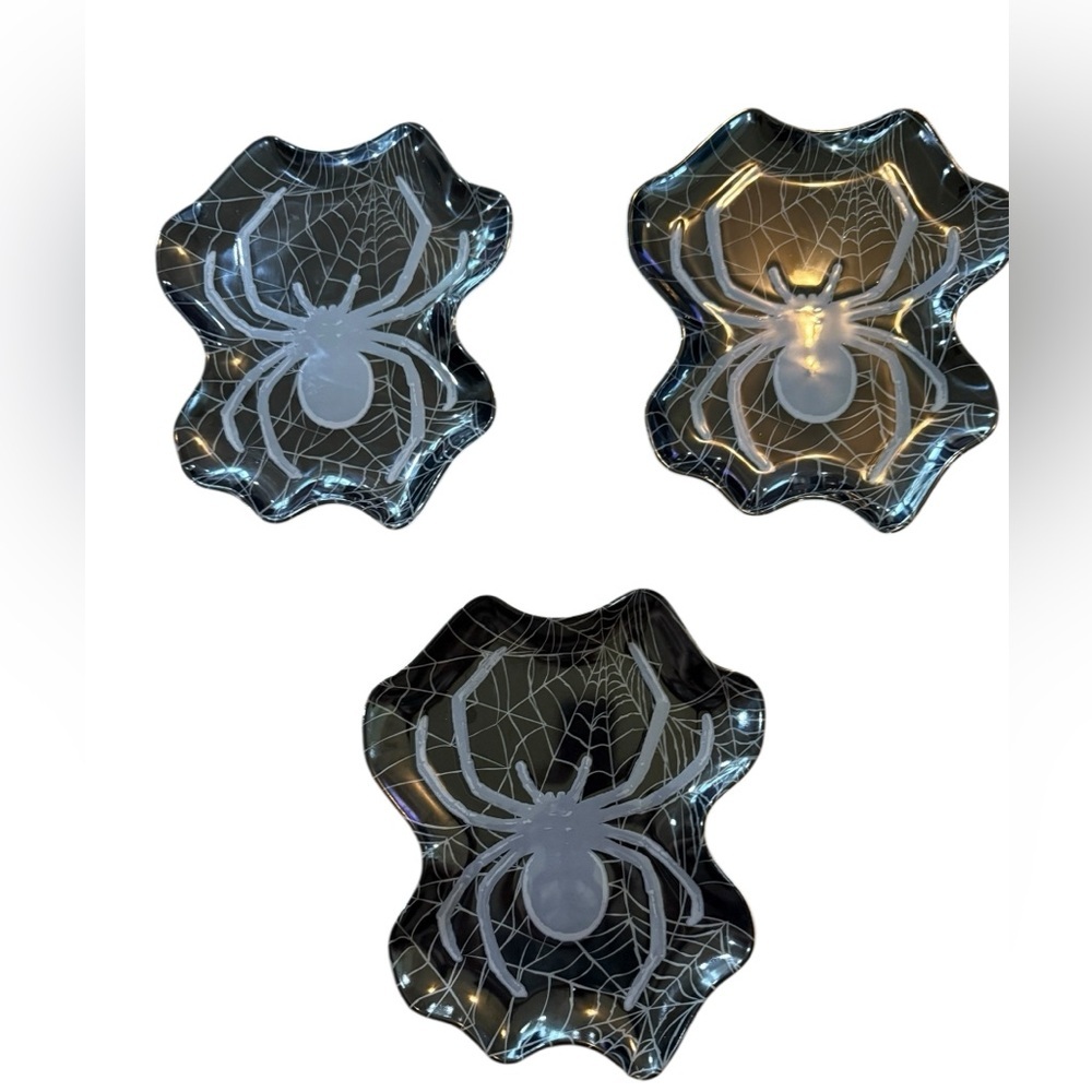 3 Spider plates spooky Halloween Melelamine dishwasher safe NOT MICROWAVE SAFE